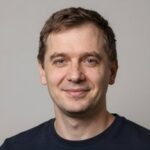 Счастливый клиент Алексей М. заказывает доставку пиццы для вечеринки в Пицца Хит